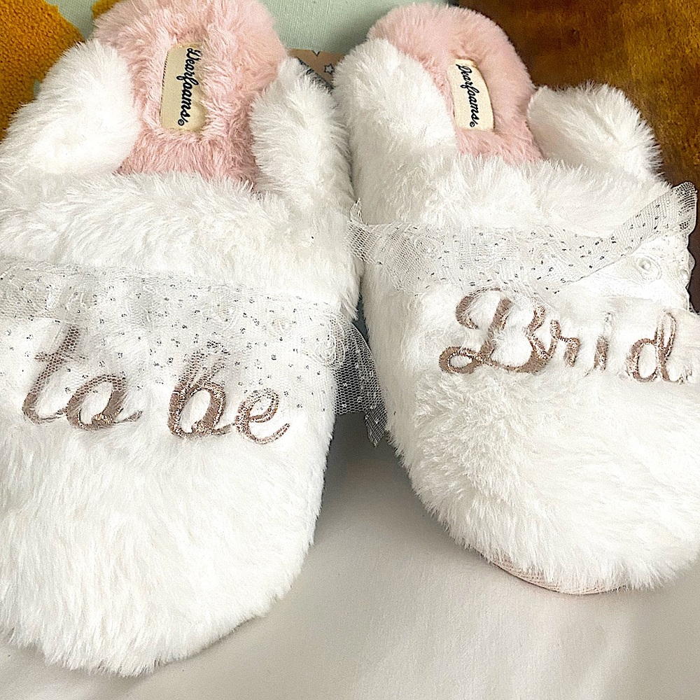 Dearfoams Bride To Be Slippers with Memory Foam 7/8 M NWT
